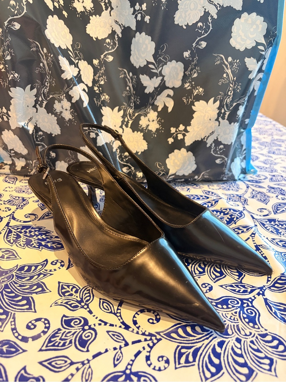 NWOT Mango Women’s 8.5 Black Slingback Pumps - Women's Elegant Leather Heels